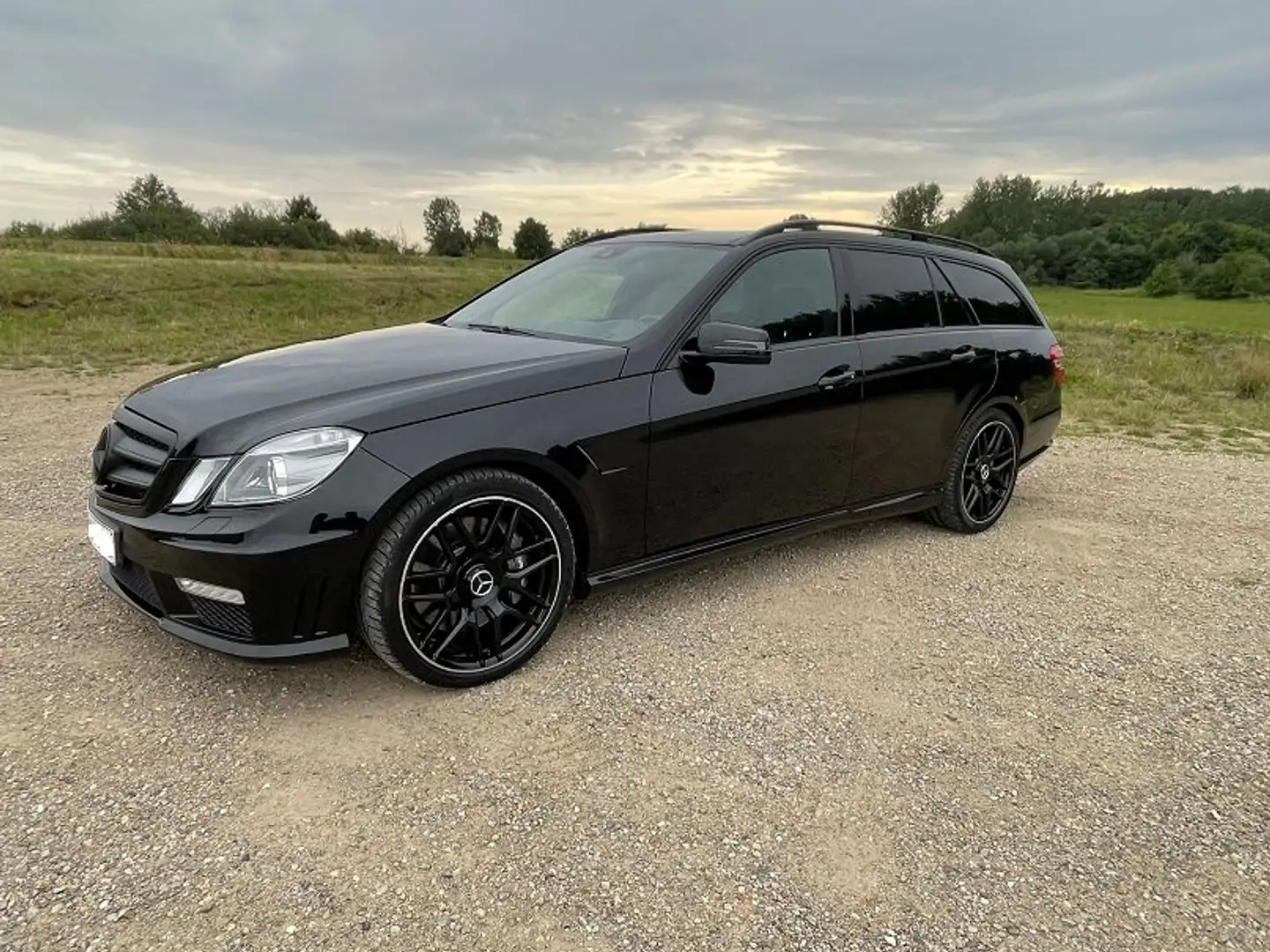 Mercedes-Benz E 63 AMG Negro - 1