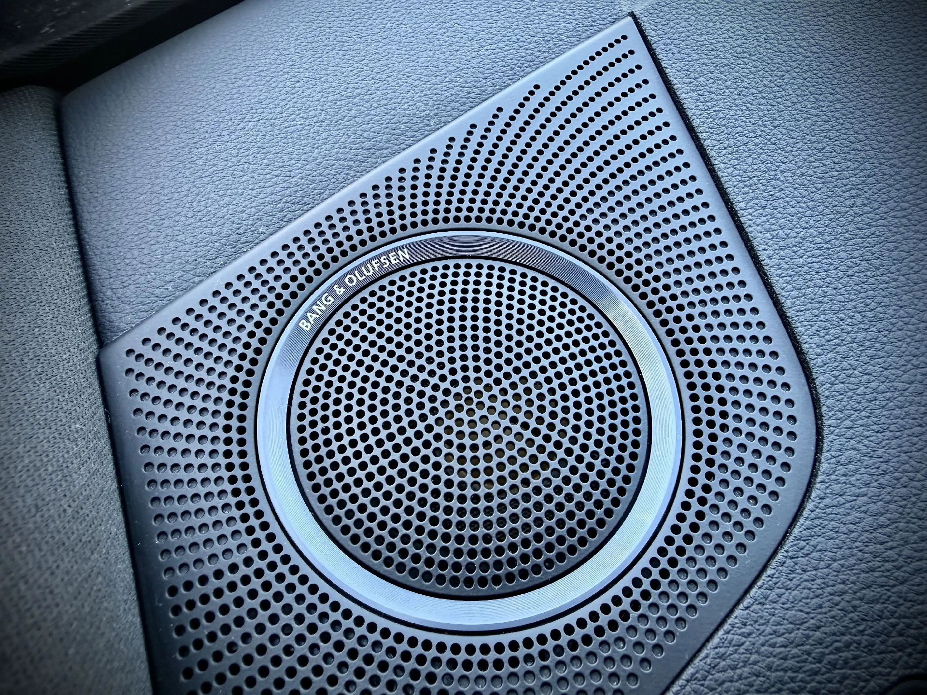 Audi SQ5 3.0 TDI quattro — photo 12