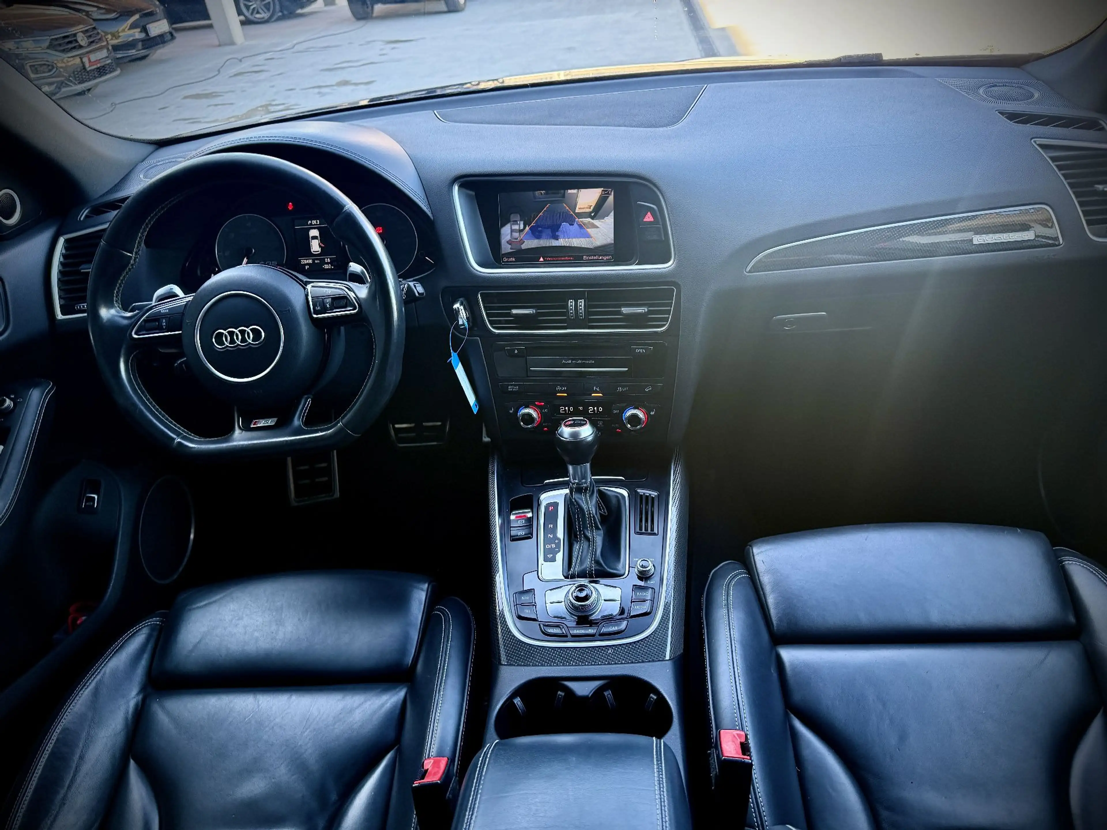 Audi SQ5 3.0 TDI quattro — photo 15