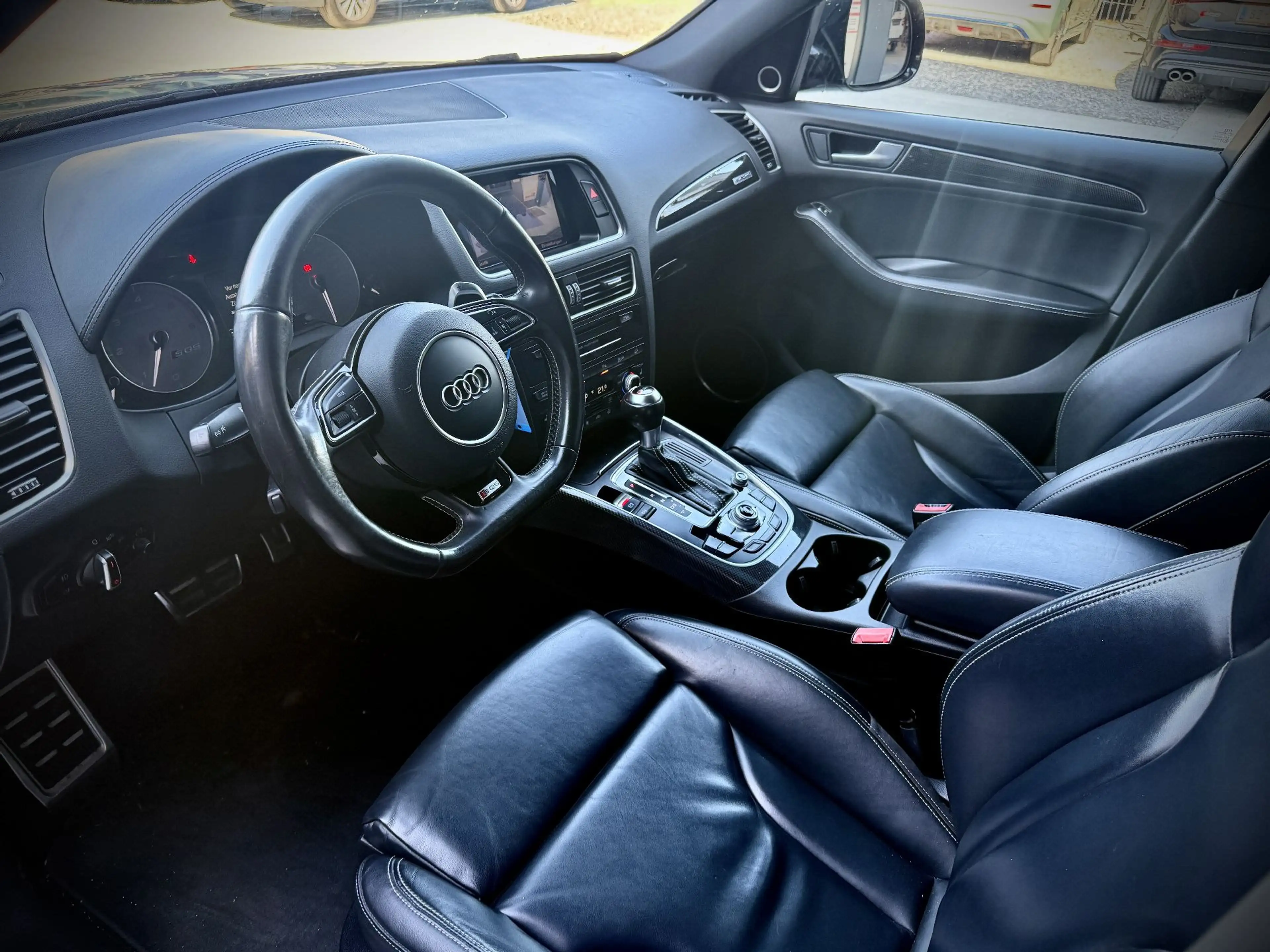Audi SQ5 3.0 TDI quattro — photo 9