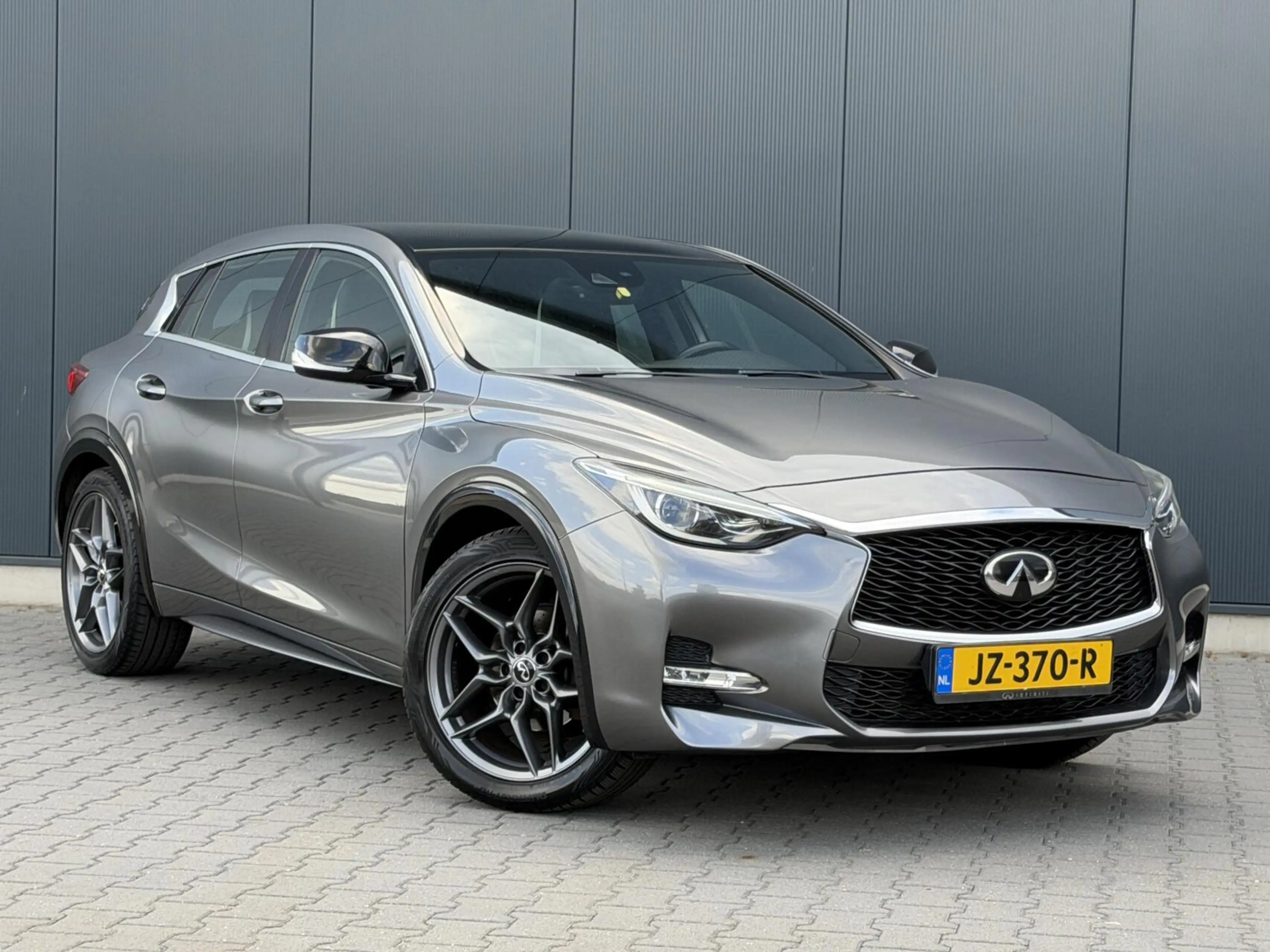 Infiniti Q30 S 1.6 Sport 2e Eig - Pano - Led - Bosé - Alcantara — photo 2