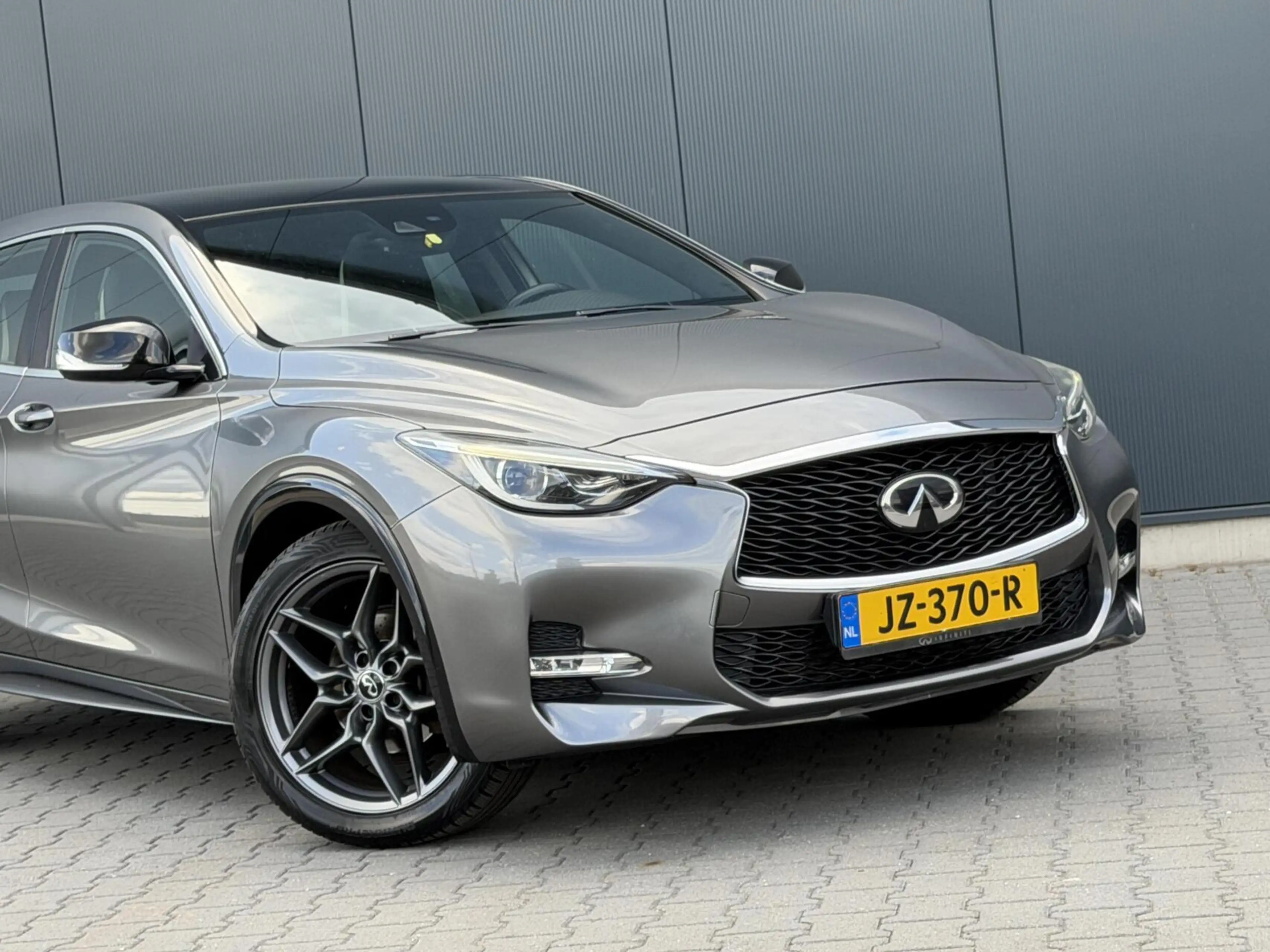 Infiniti Q30 S 1.6 Sport 2e Eig - Pano - Led - Bosé - Alcantara — photo 12