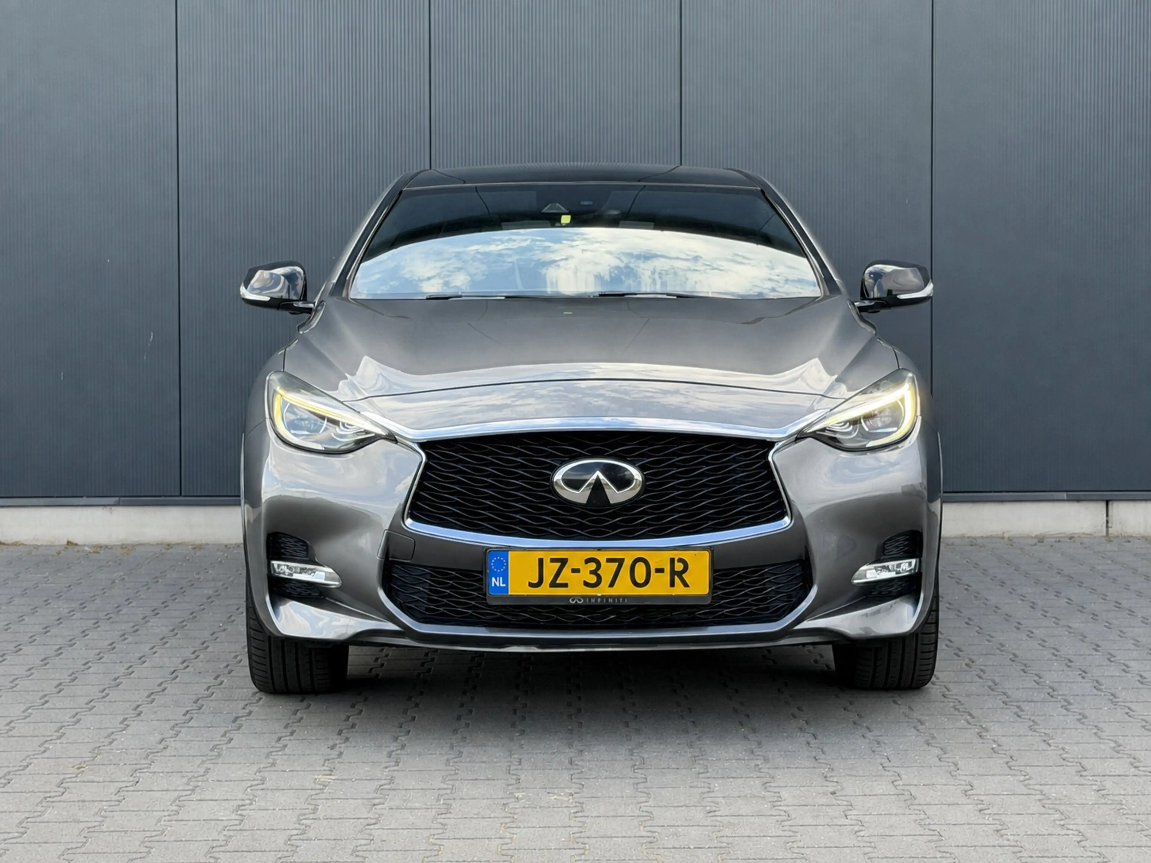 Infiniti Q30 S 1.6 Sport 2e Eig - Pano - Led - Bosé - Alcantara — photo 7