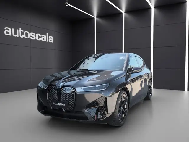 BMW iX xDrive40 Pacchetto Sportivo