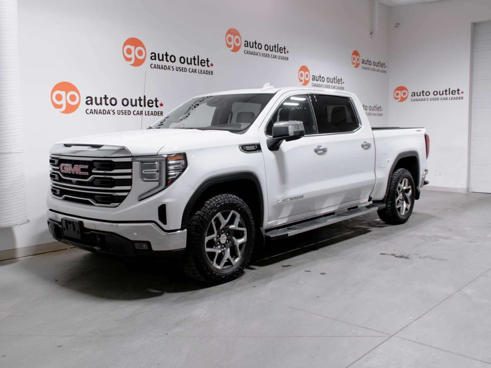 2024 GMC Sierra 1500 SLT 3.0L I6 TURBO DIESEL 4WD, HTD & COOLED SEATS,
