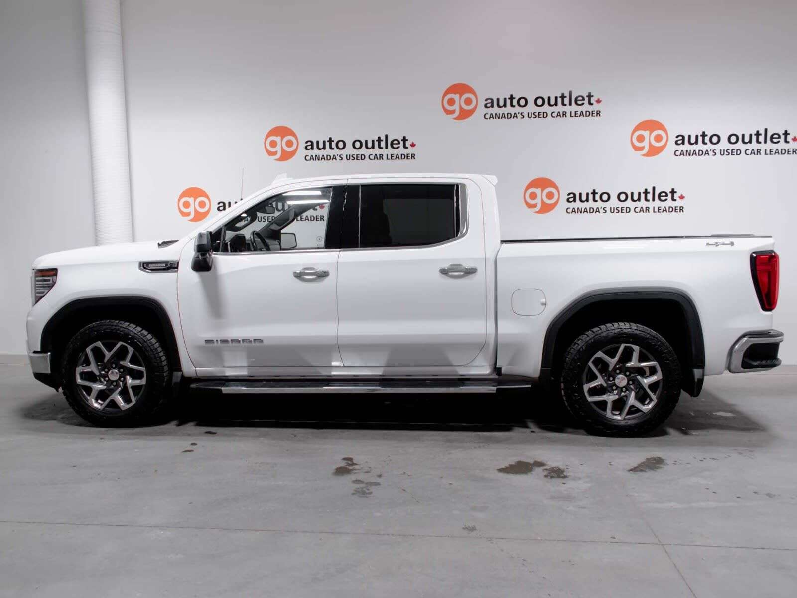 2024 GMC Sierra 1500 SLT 3.0L I6 TURBO DIESEL 4WD, HTD & COOLED SEATS, — снимка 1