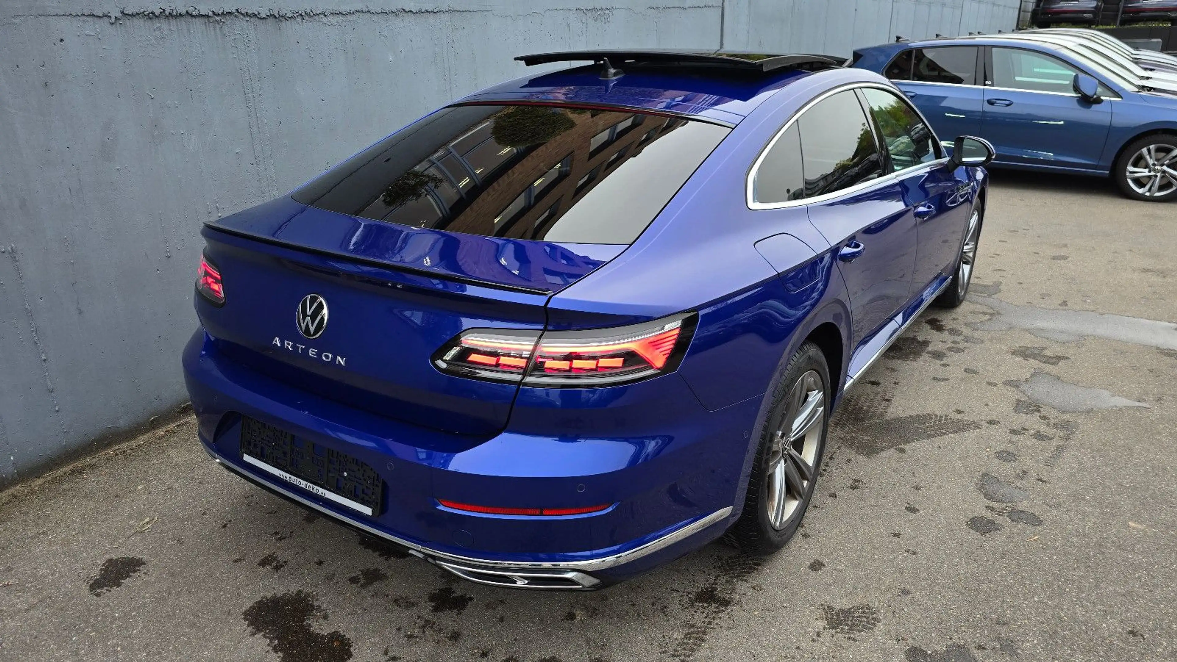 Volkswagen Arteon 2.0 TSI DSG 3 x R-Line Pano/ACC/Kamera — photo 3