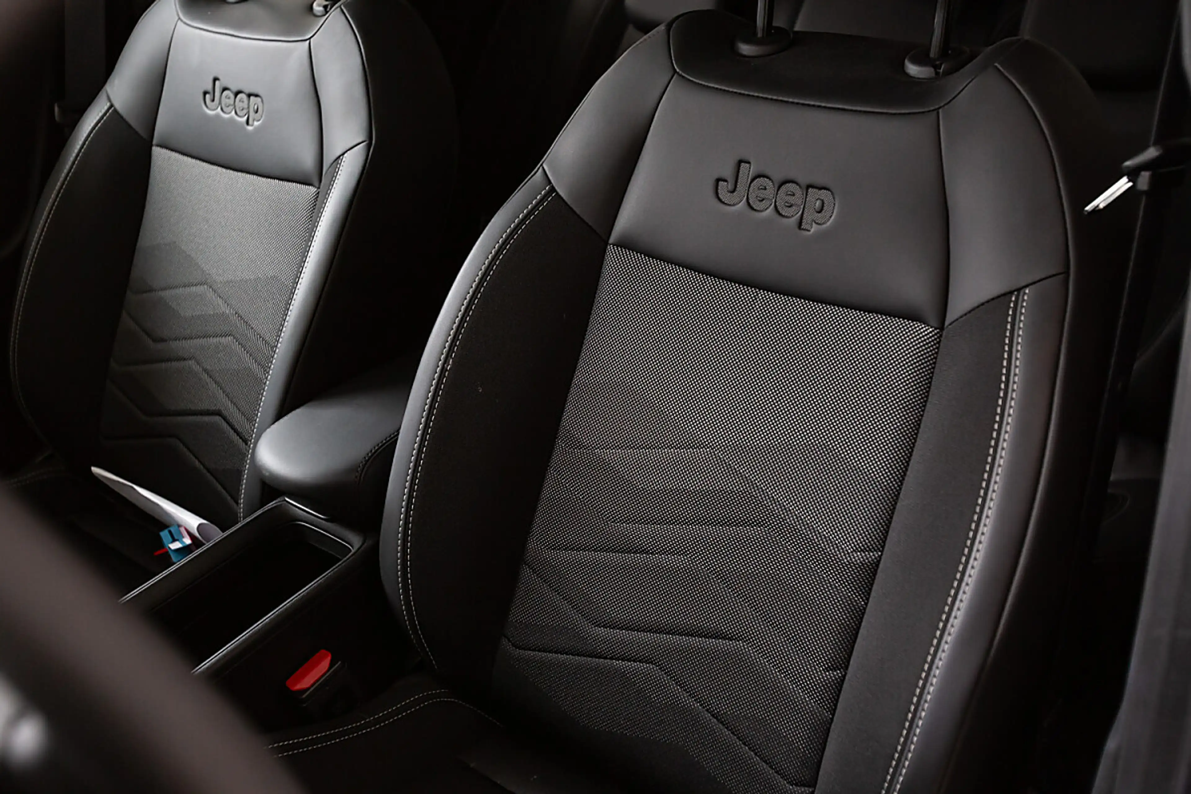 Jeep Avenger 1.2 Mild-Hybrid Summit Mild-Hybrid — photo 10