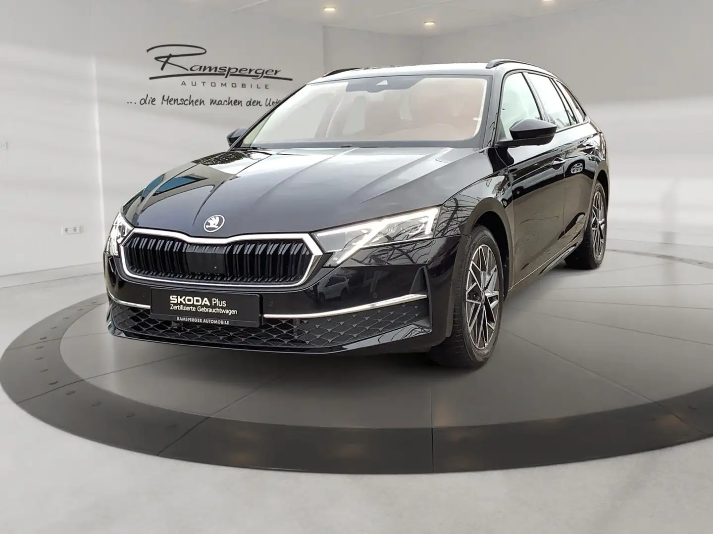 Skoda Octavia Combi 2.0 TDI DSG Tour AHK Matrix Standh Schwarz - 2