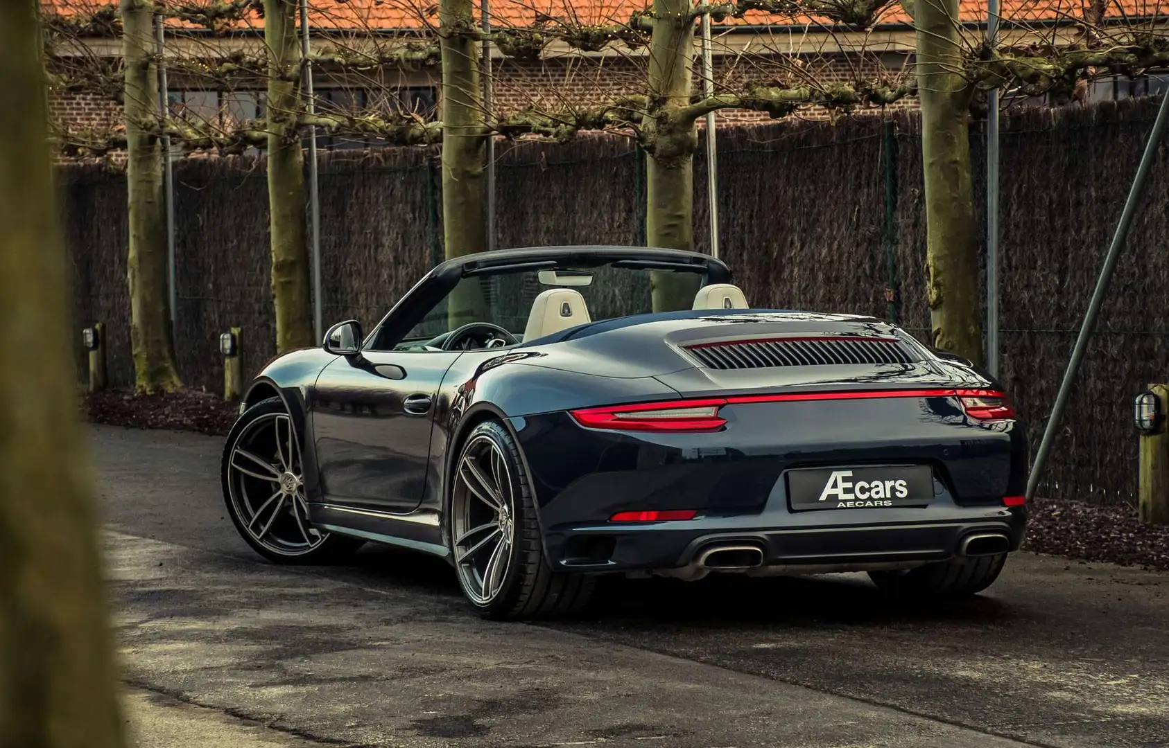 Porsche 991 911 CARRERA 4 CABRIO *** 1 OWNER / BELGIAN *** Bleu - 1