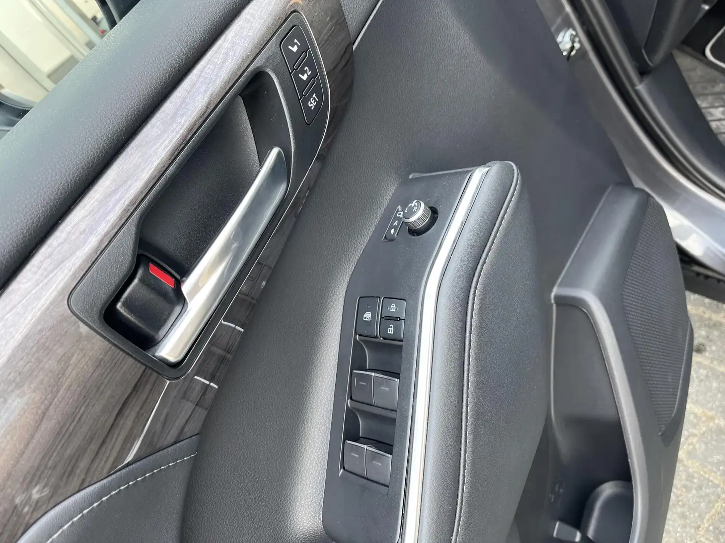 Toyota Highlander 2.5 AWD Hybrid Executive | 7-persoons | Stoel- en Grijs - 2
