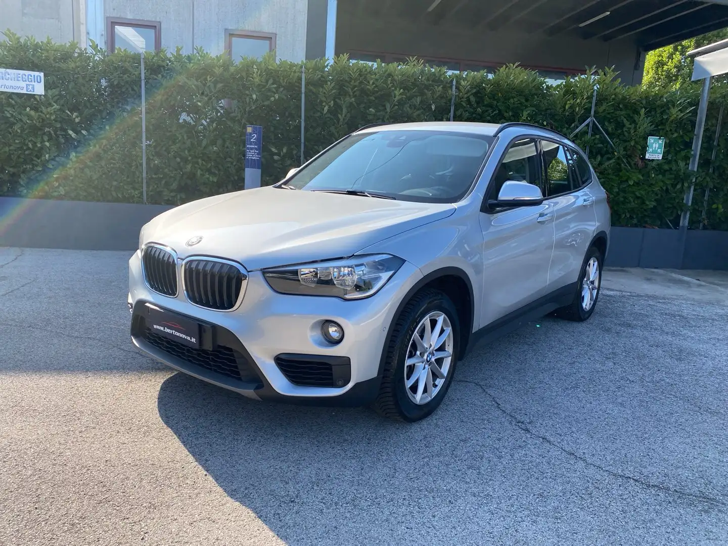 BMW X1 xDrive20d Business Grigio - 2