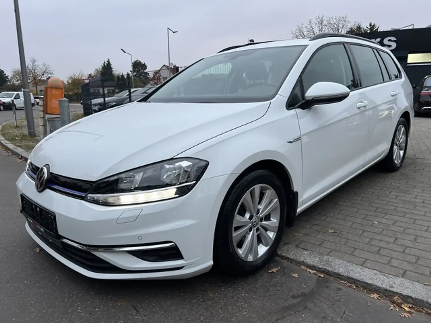 Volkswagen Golf Variant VII TGI Comfortline DSG ACC PDC Weiß - 1