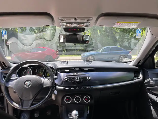 Alfa Romeo Giulietta view 15