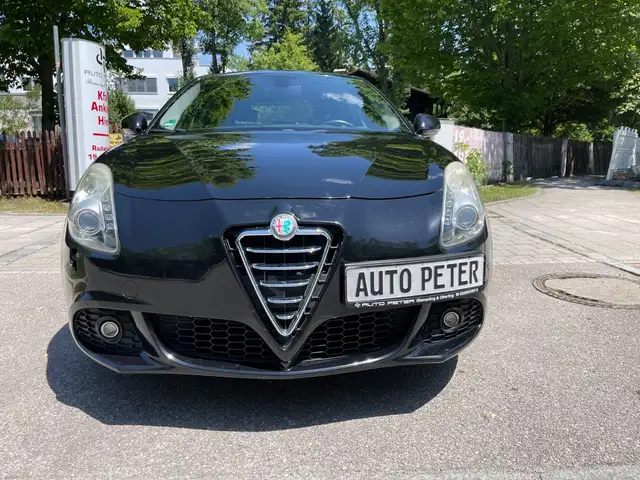 Alfa Romeo Giulietta view 8