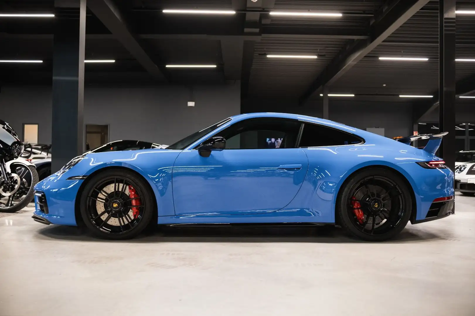 Porsche 992 /911 Carrera 4 GTS-Lift-BOSE-PDK-Inno Drive Blau - 1