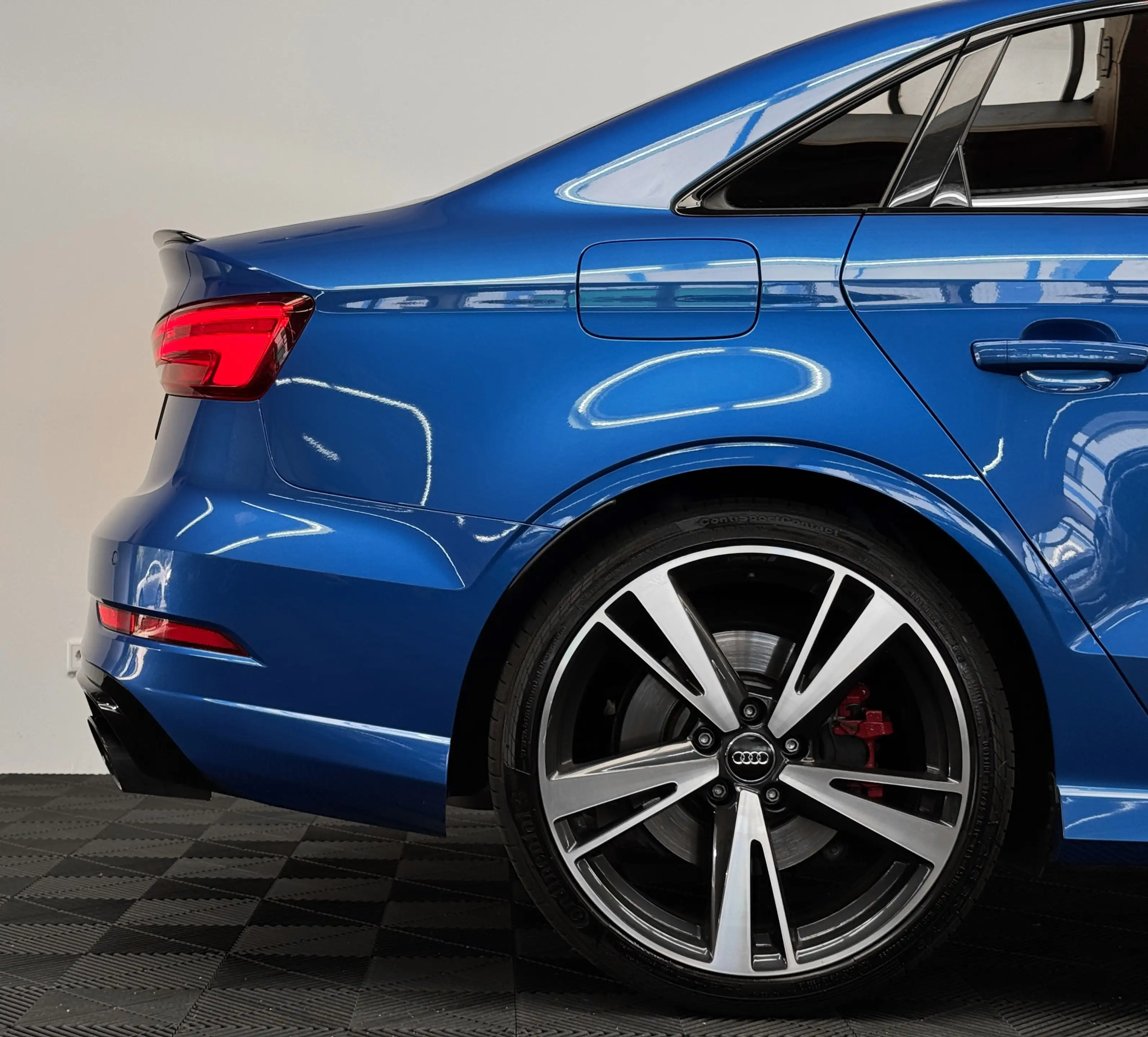Audi RS3 Limousine q. *Virtual*Keyless*Schwarz-Optik* — photo 11