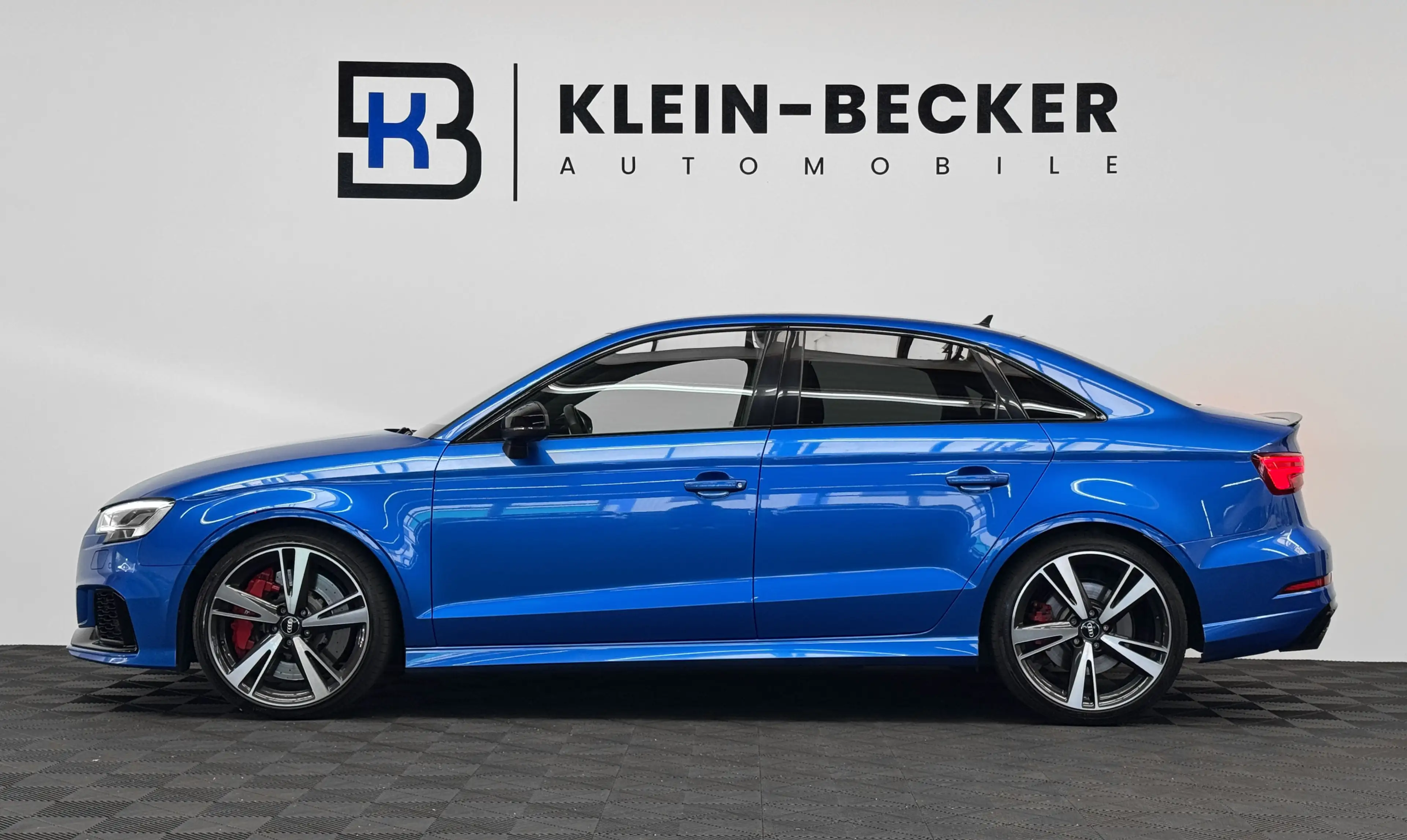 Audi RS3 Limousine q. *Virtual*Keyless*Schwarz-Optik* — photo 5