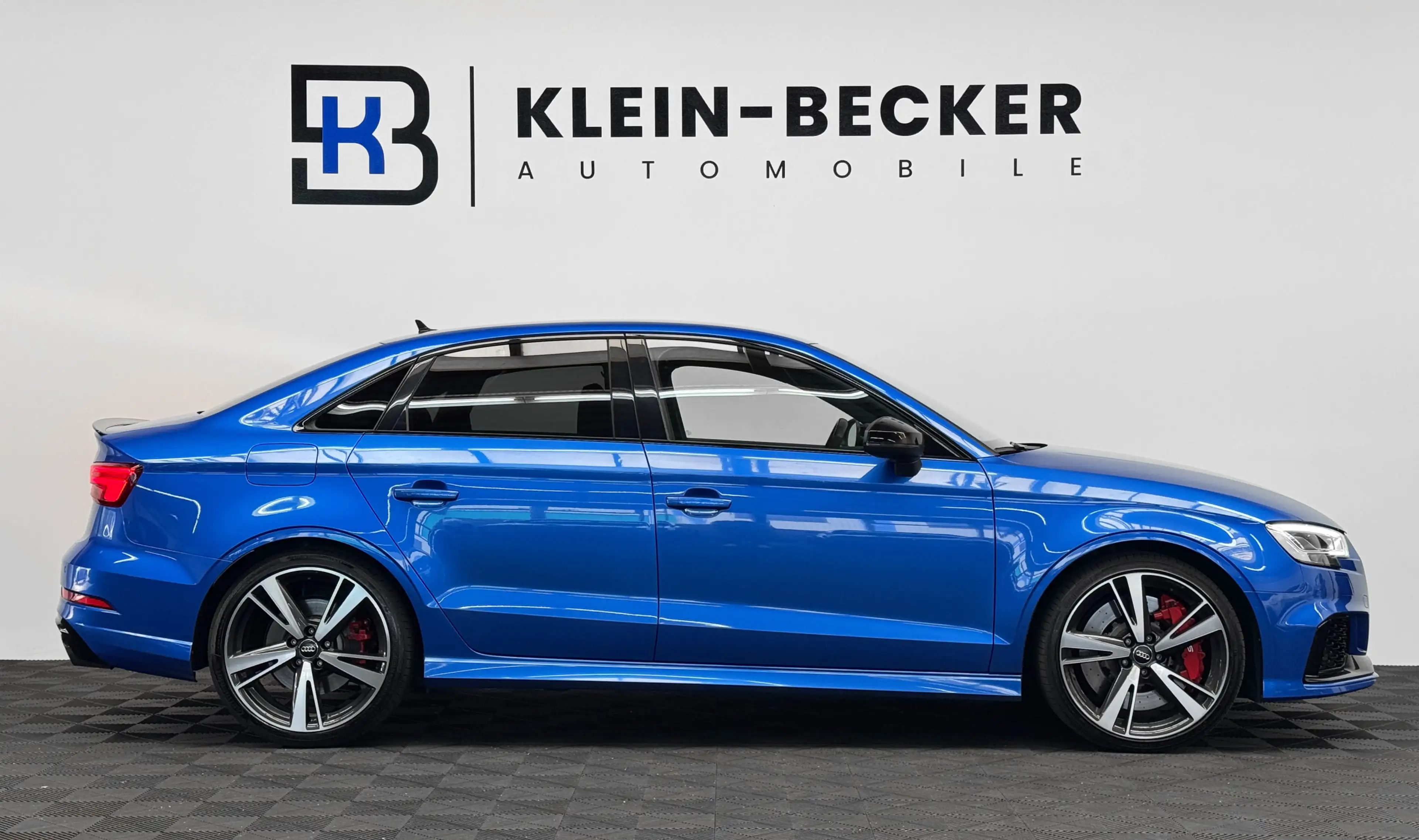 Audi RS3 Limousine q. *Virtual*Keyless*Schwarz-Optik* — photo 3