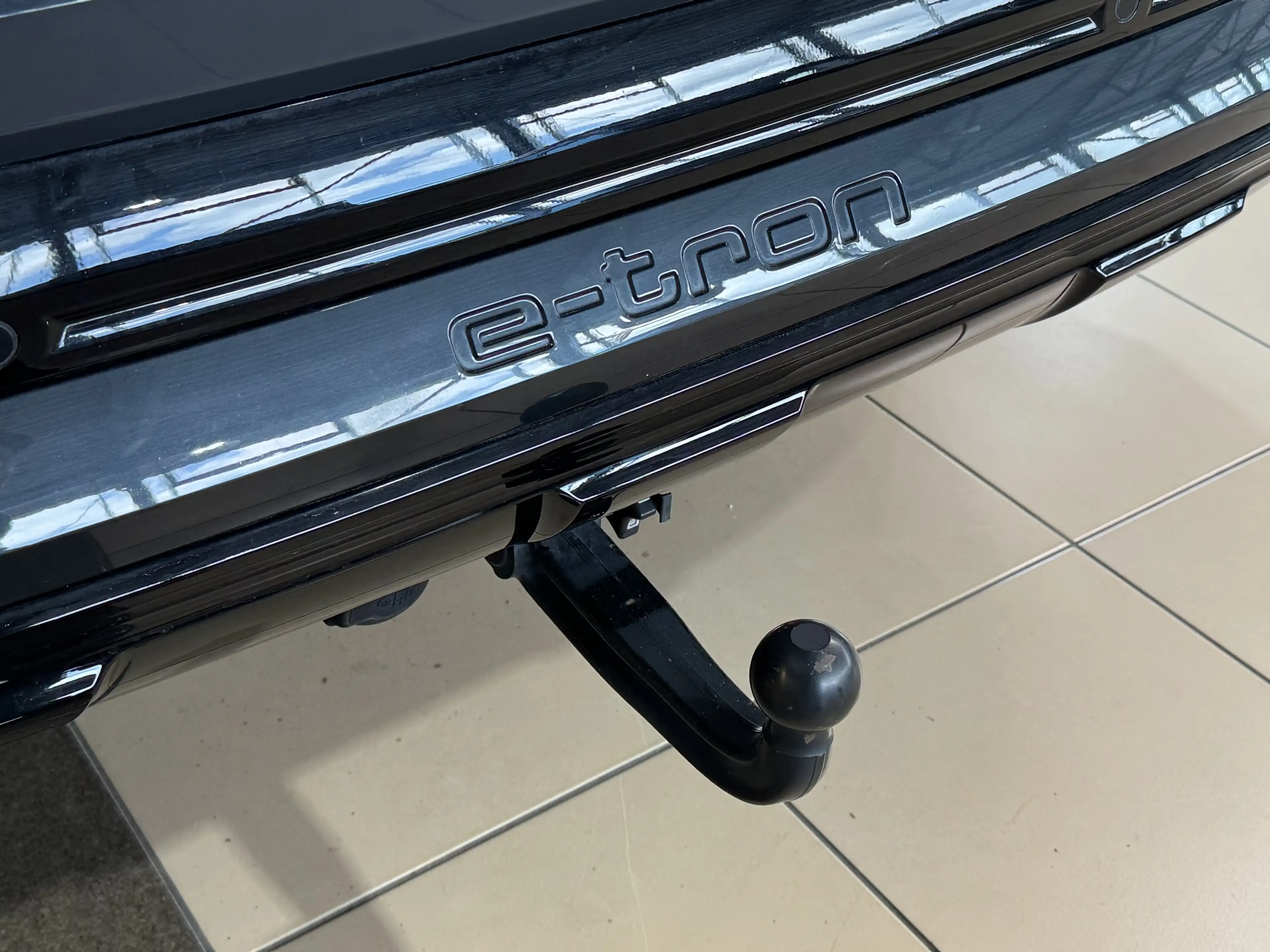 Audi Q8 e-tron 50 Quattro Advanced R.Cam Navi AHK SHZ — photo 10