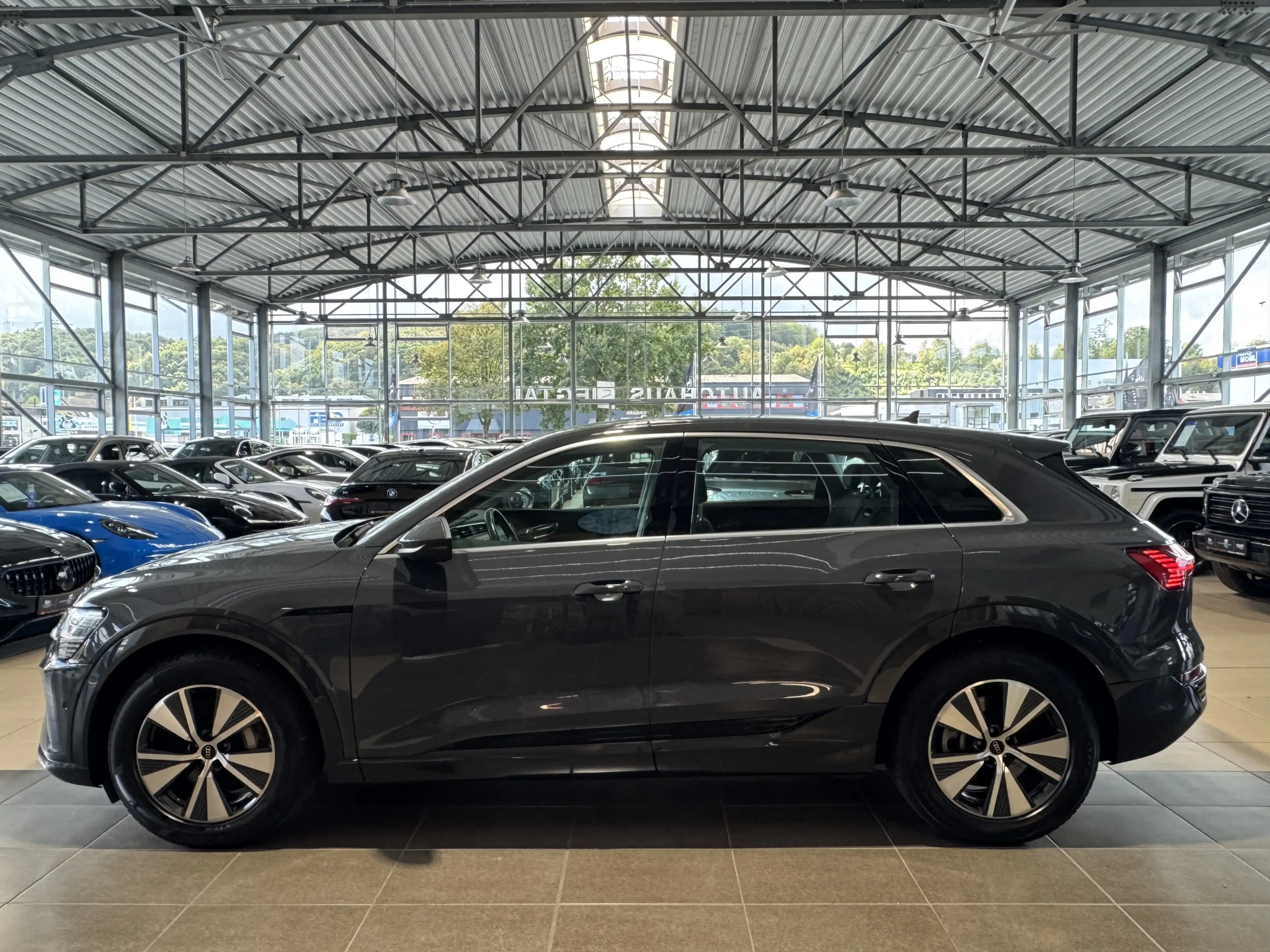 Audi Q8 e-tron 50 Quattro Advanced R.Cam Navi AHK SHZ — photo 12