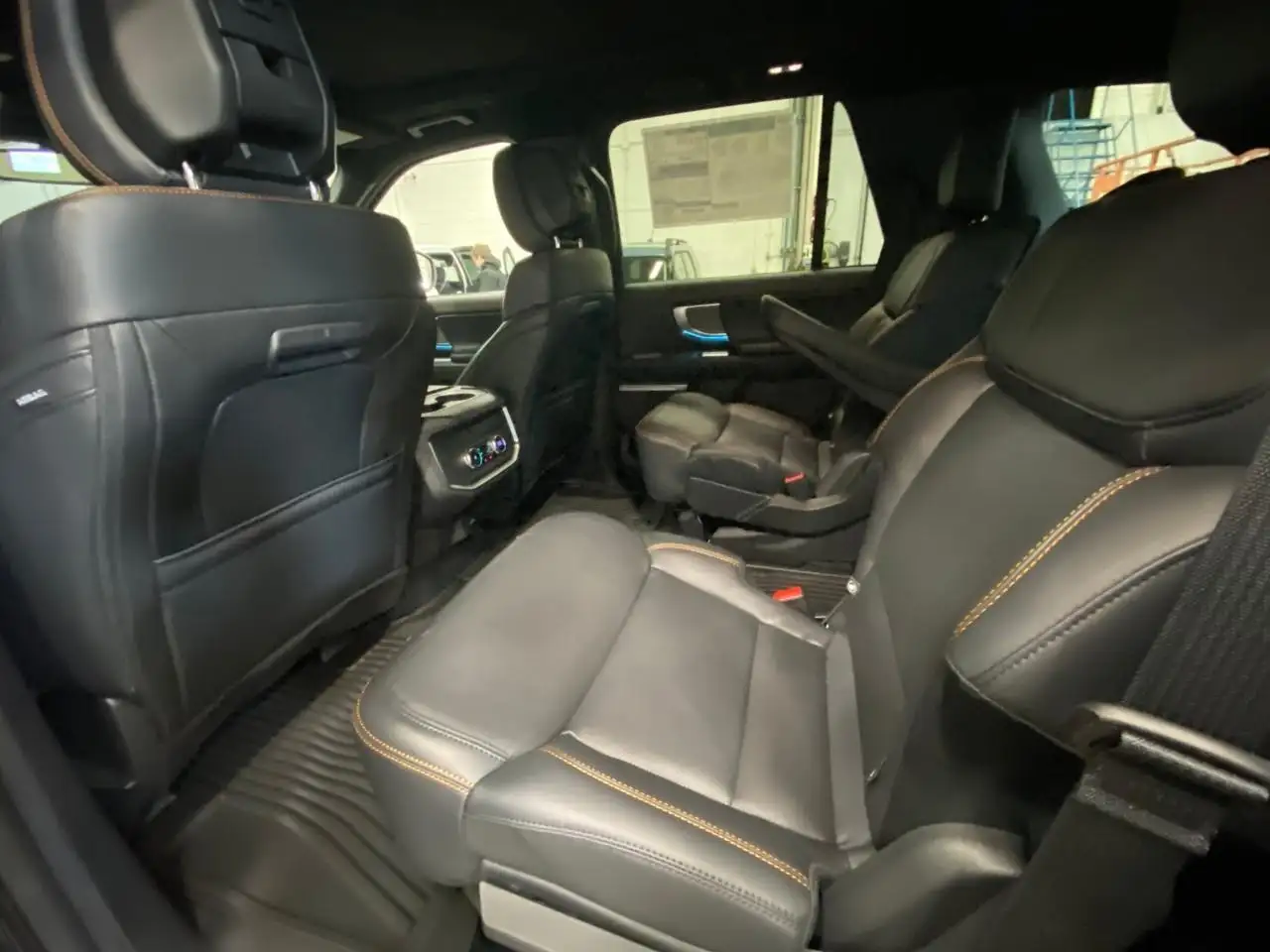 Ford Expedition снимка Ford Expedition