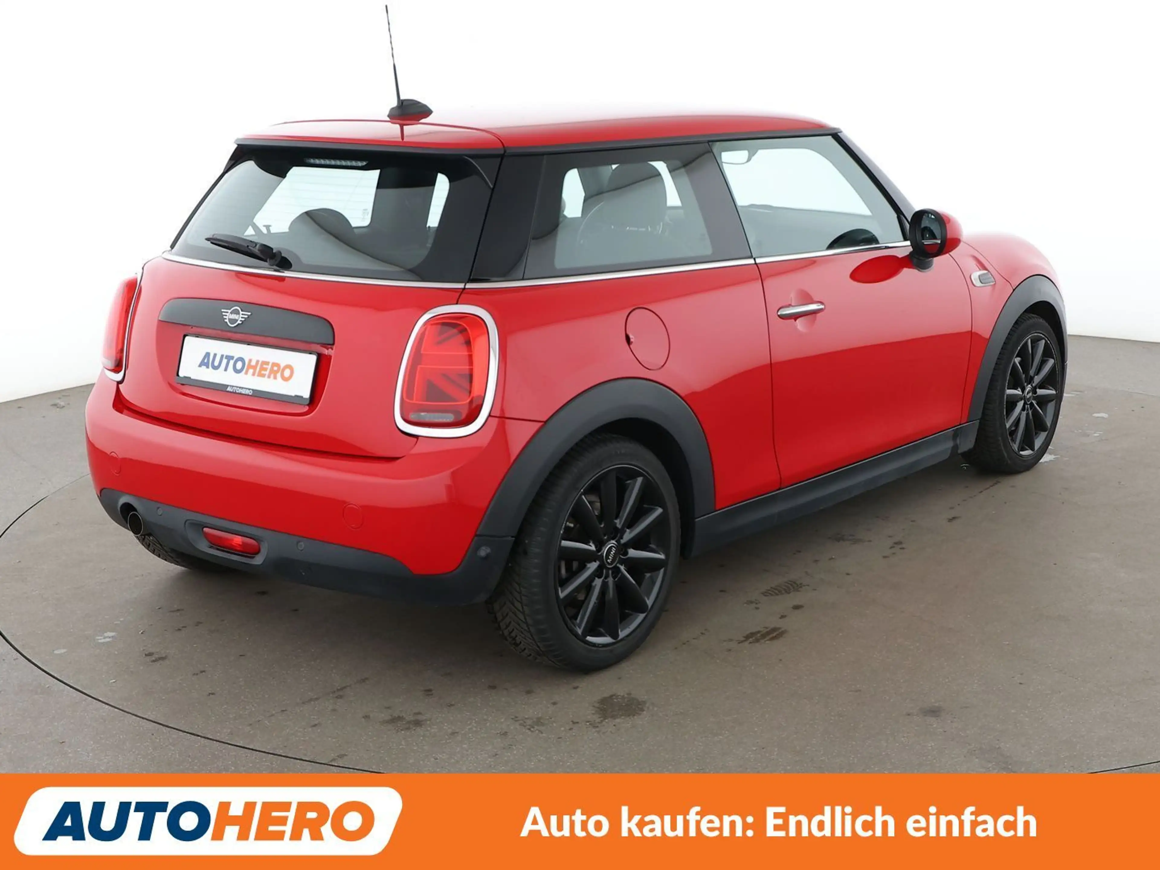 MINI One One — photo 6