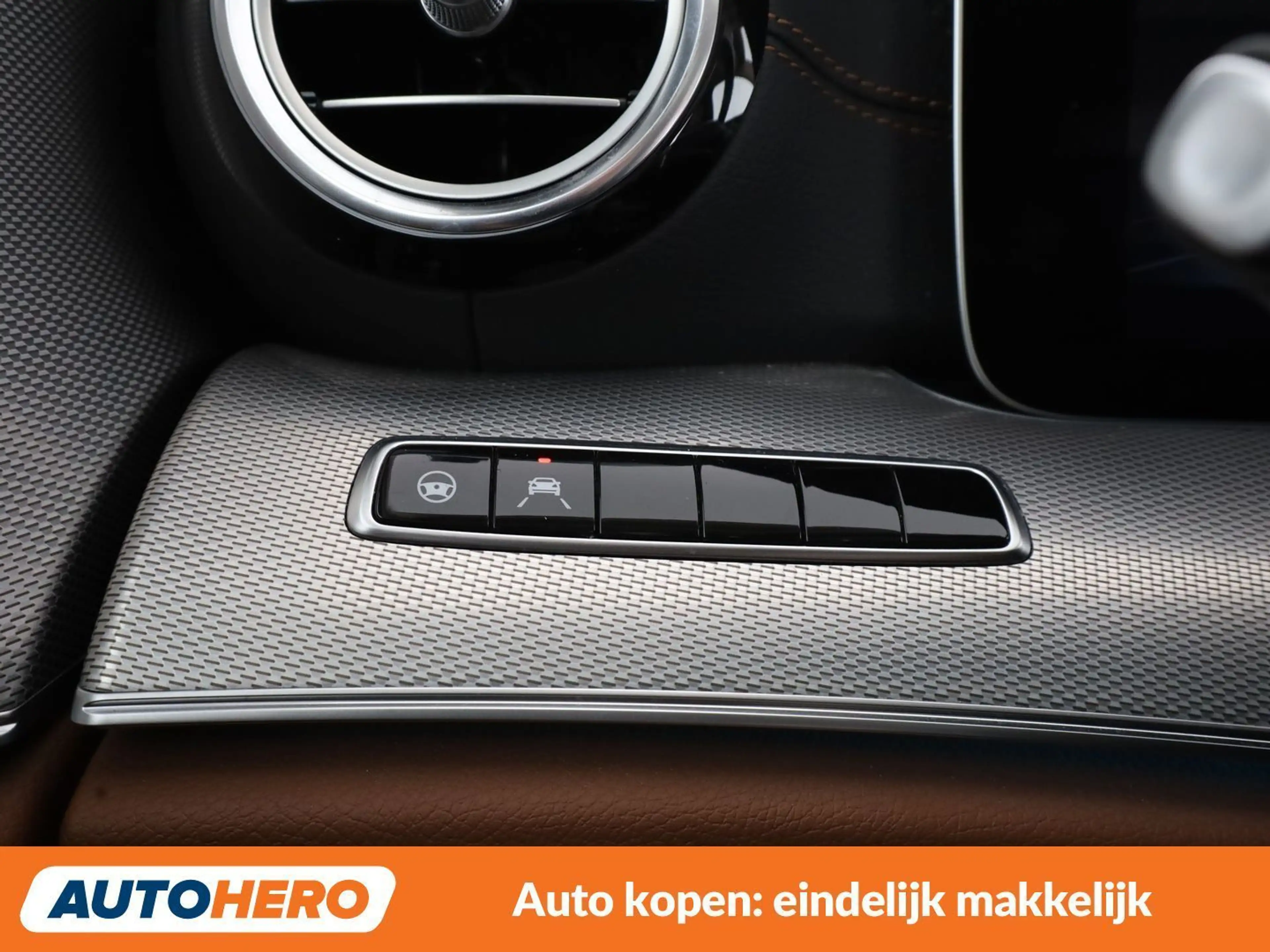Mercedes-Benz E 250 E 250 AMG Line — photo 29