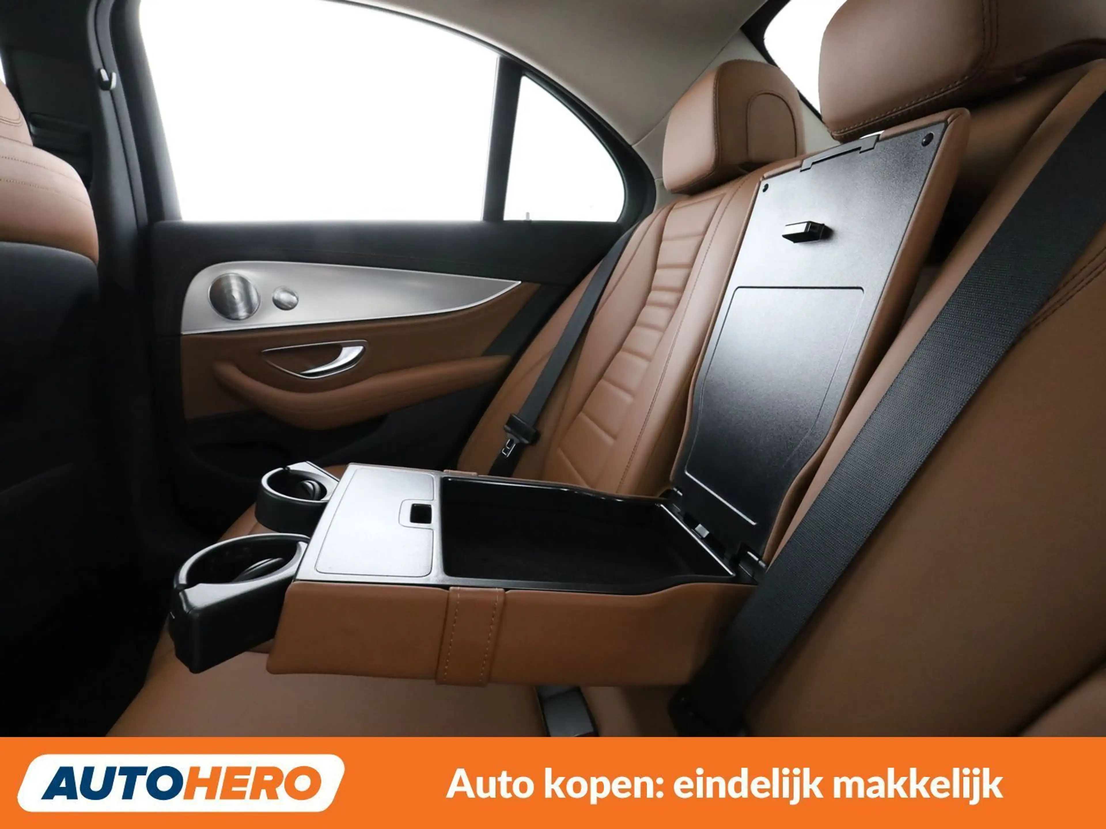 Mercedes-Benz E 250 E 250 AMG Line — photo 34