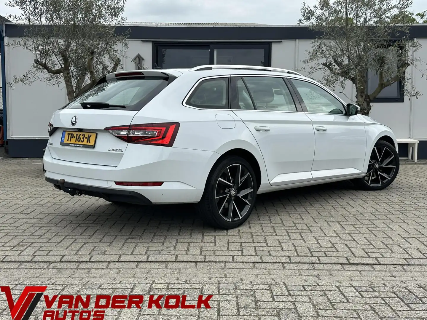 Skoda Superb Combi 2.0 TDI Ambition Business Carplay Camera Nav Weiß - 2
