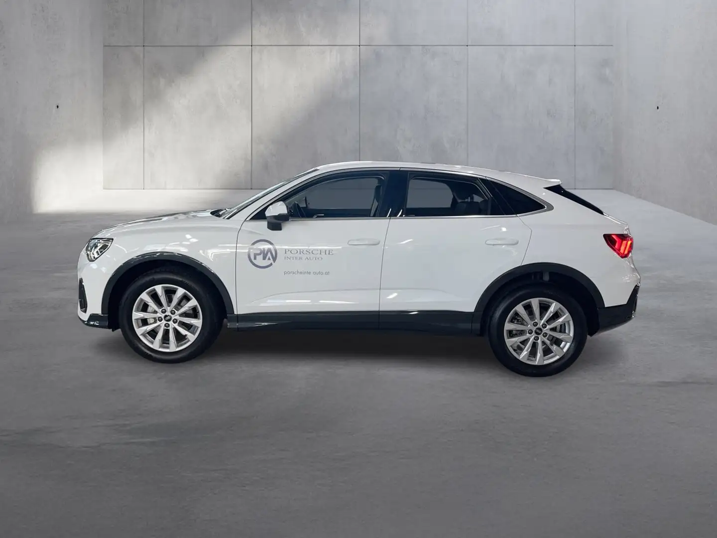 Audi Q3 35 TFSI intense Blanc - 2