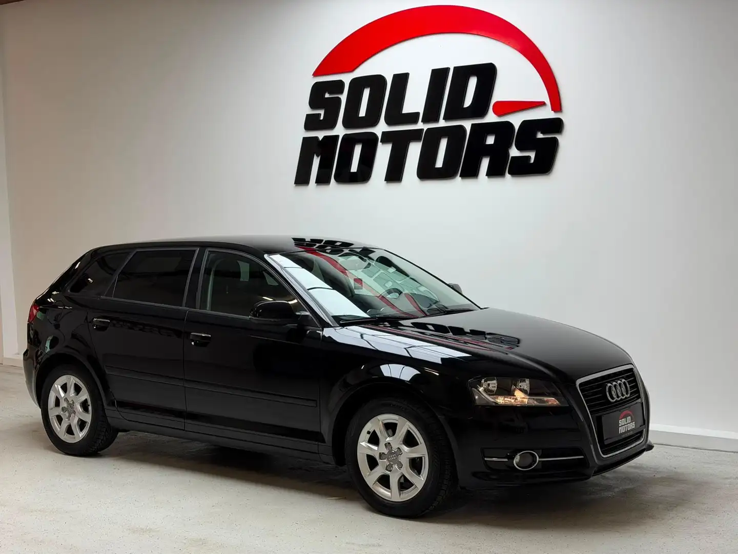 Audi A3 1.2 TFSI Attraction Schwarz - 2