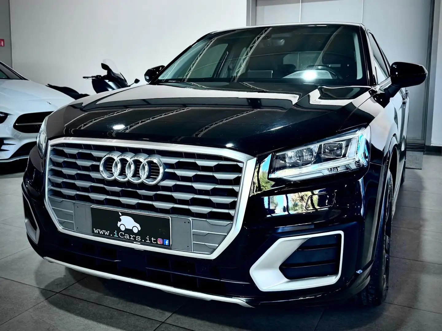 Audi Q2 1.6 TDI 116CV Identity Black Noir - 1