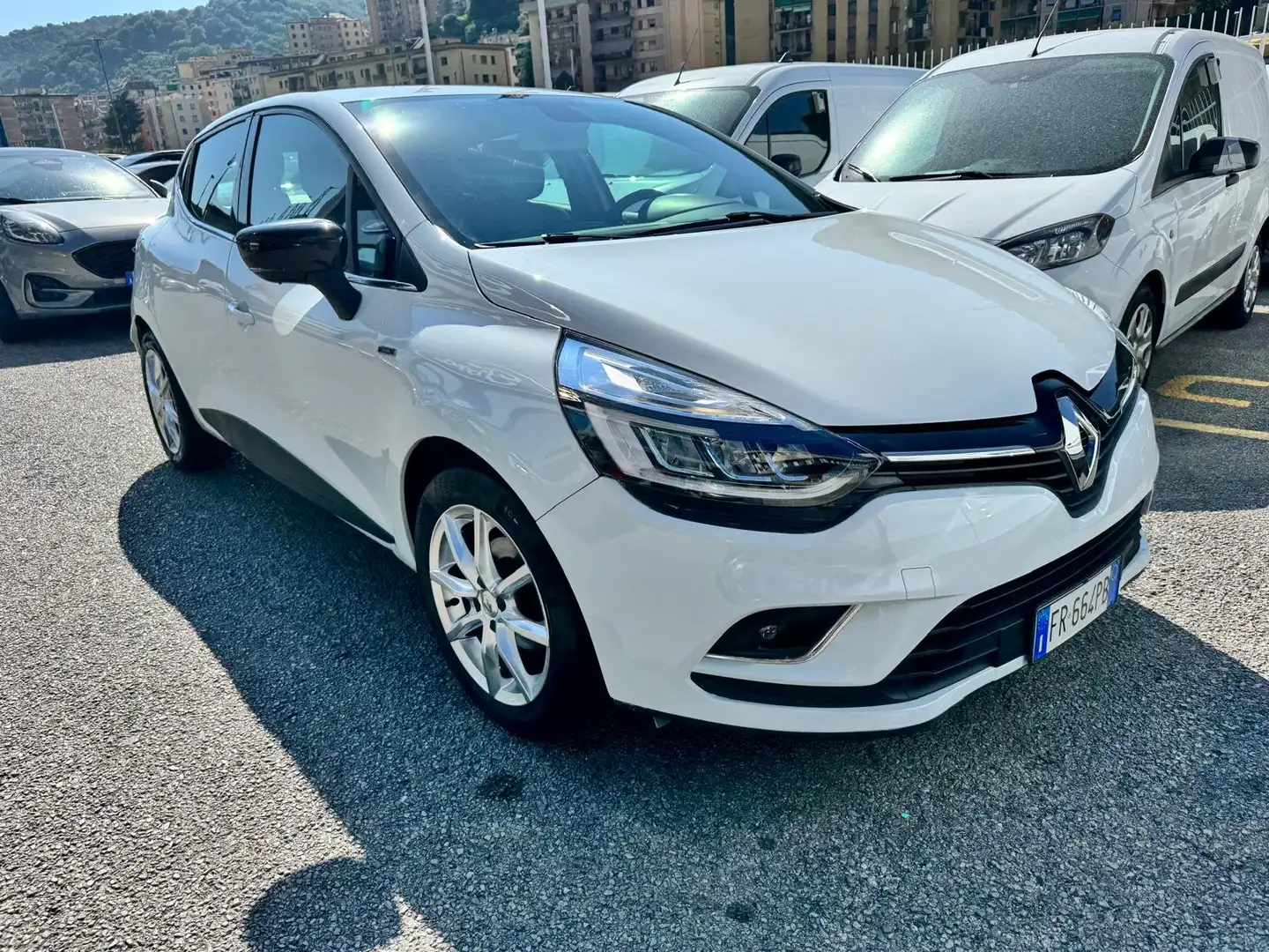 Renault Clio Clio 1.2 16v Duel 75cv Bianco - 2