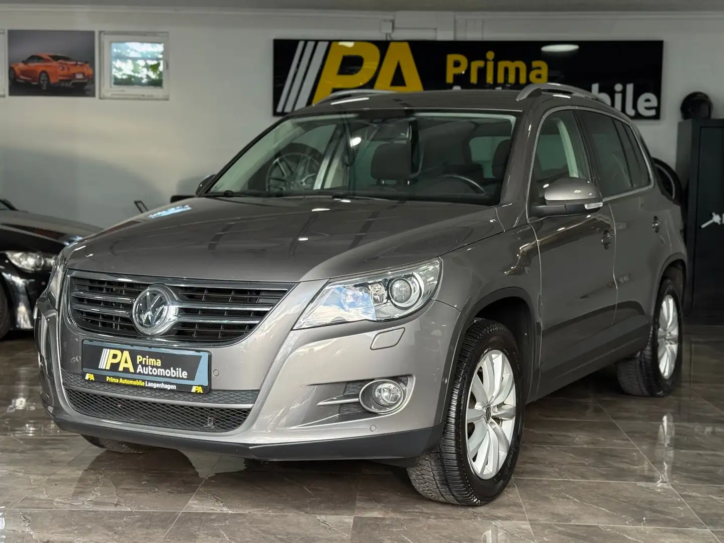 Volkswagen Tiguan 2.0 TSI "Team" 4Motion / DSG 2. Hand AHK Gris - 1