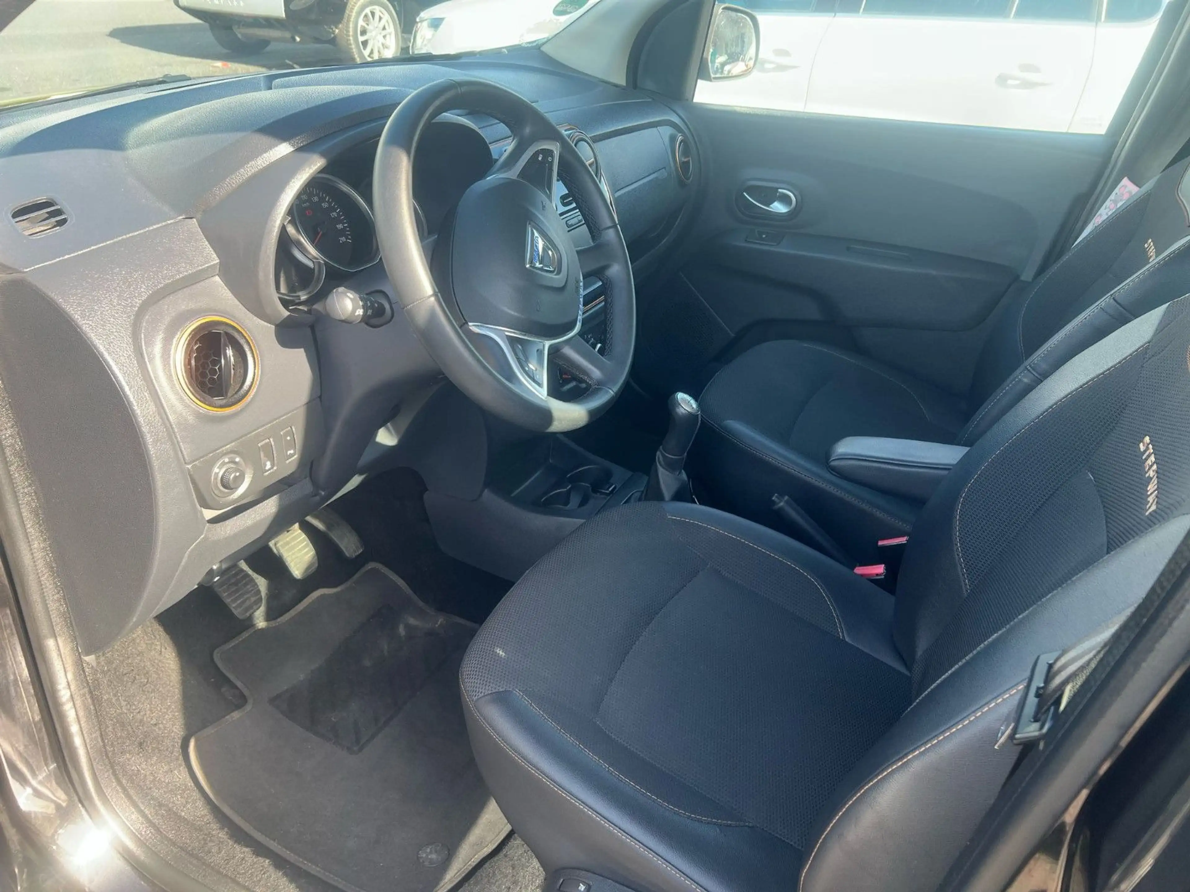 Dacia Lodgy Stepway Celebration Navi Allu Tüv — photo 9