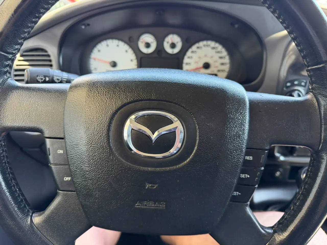 Mazda B-Series снимка Mazda B-Series