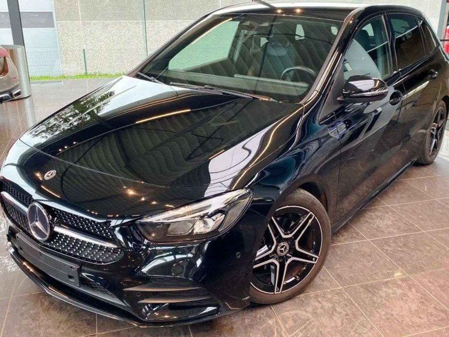 Mercedes-Benz B 180 d AMG Line 7A + PTS/cam/GPS/LED/TH... topstaat! Zwart - 1