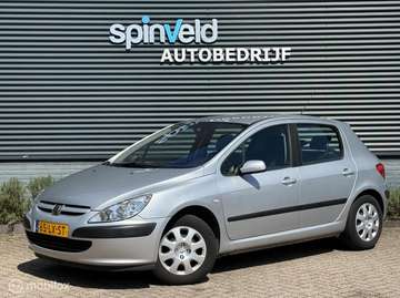 1.6-16V Gentry - Airco - Trekhaak - Climate -