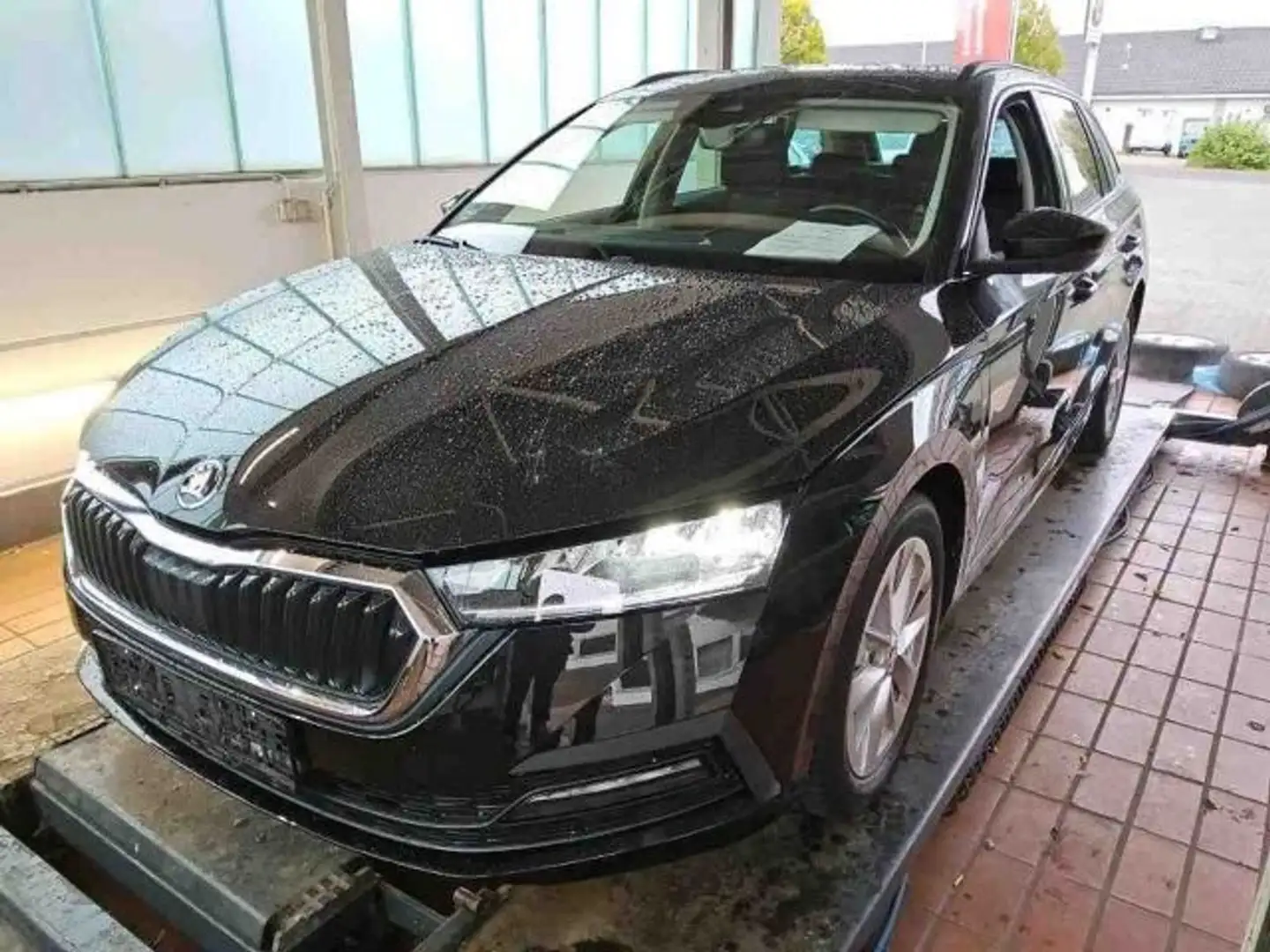 Skoda Octavia Combi iV AMBITION LED+NAV+APP+SHZ+GRA+VC Schwarz - 2