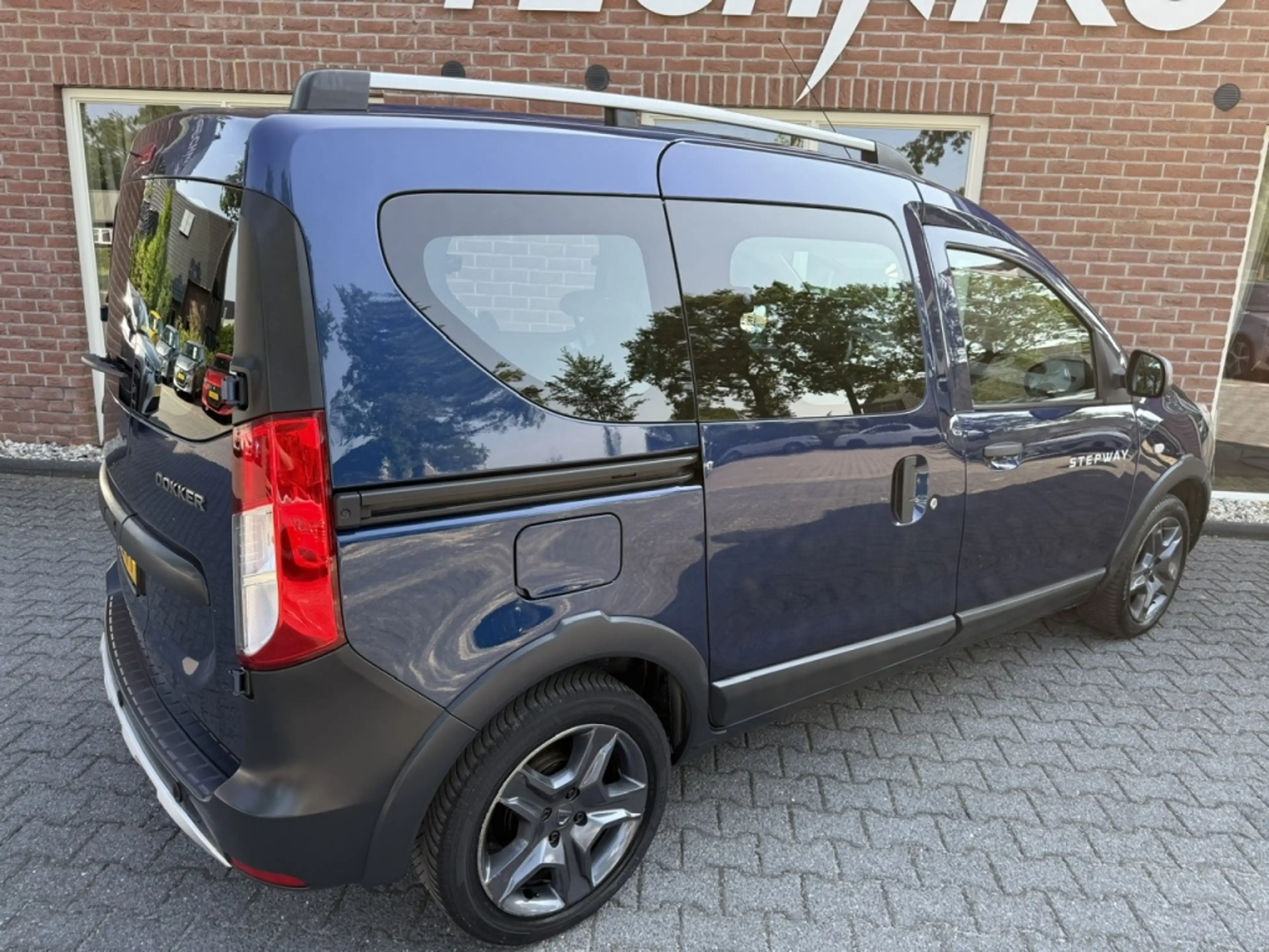 Dacia Dokker 1.2 TCe S&S Ambiance NIEUWE APK / RIJDT GOED / AIR — photo 34