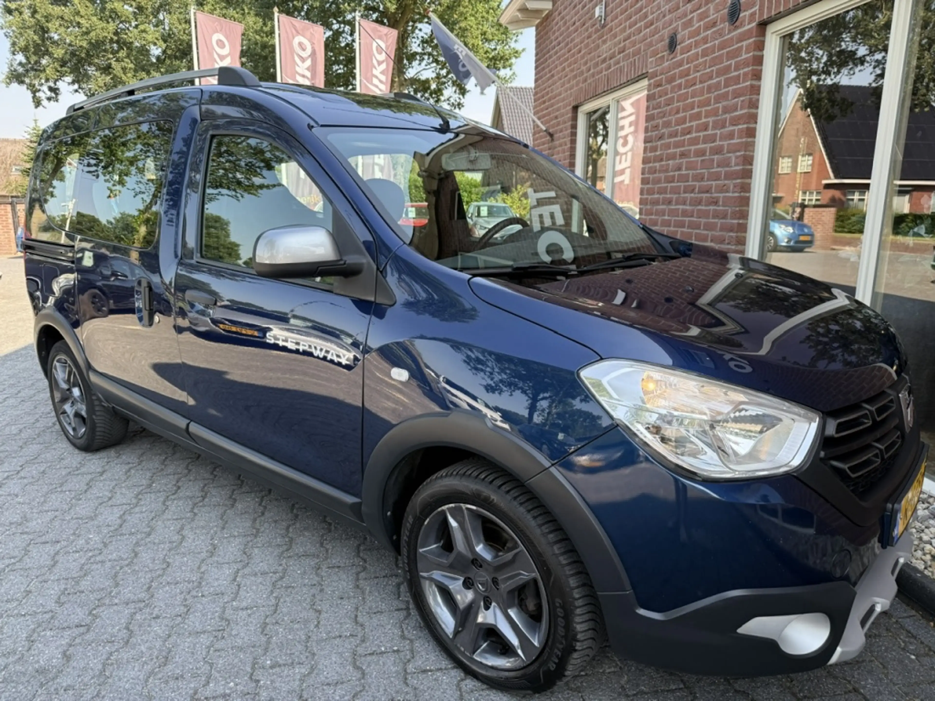 Dacia Dokker 1.2 TCe S&S Ambiance NIEUWE APK / RIJDT GOED / AIR — photo 32