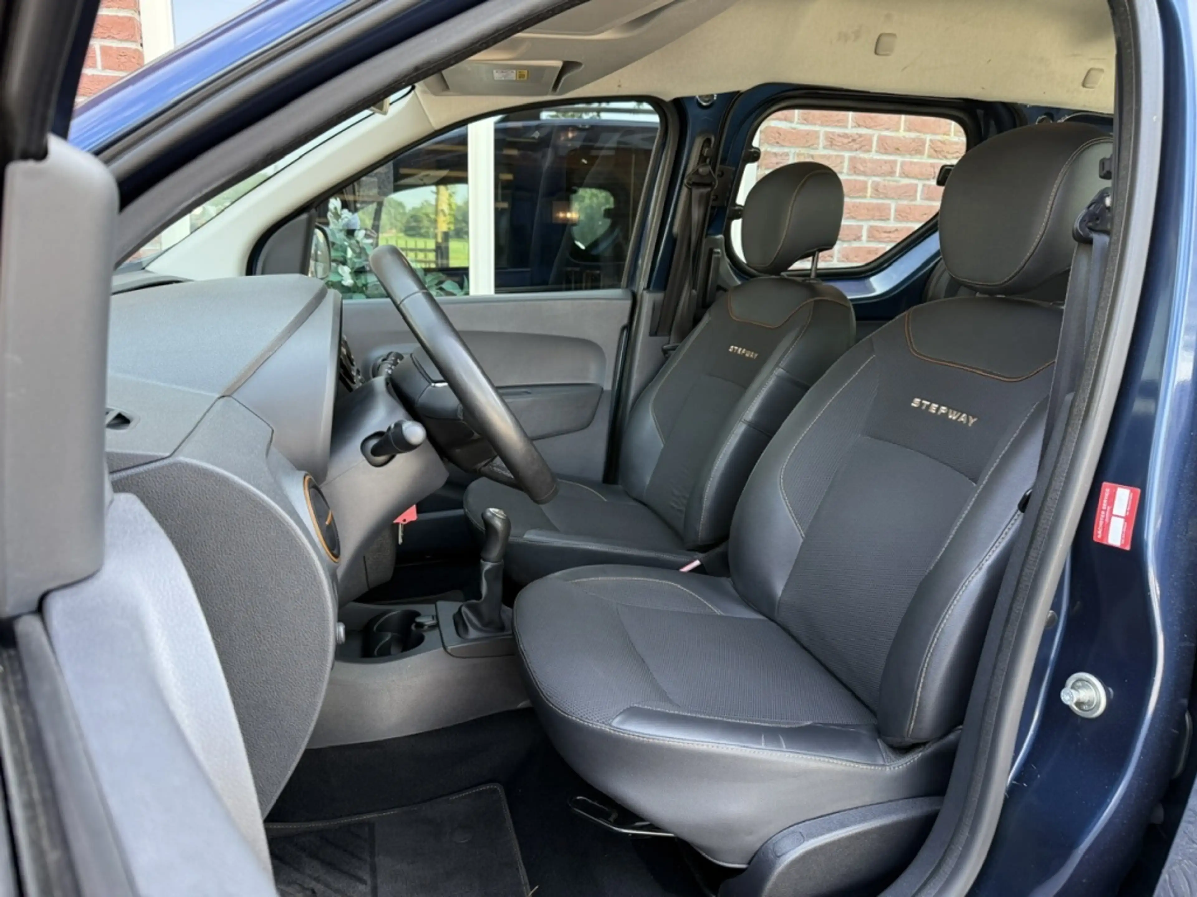Dacia Dokker 1.2 TCe S&S Ambiance NIEUWE APK / RIJDT GOED / AIR — photo 5