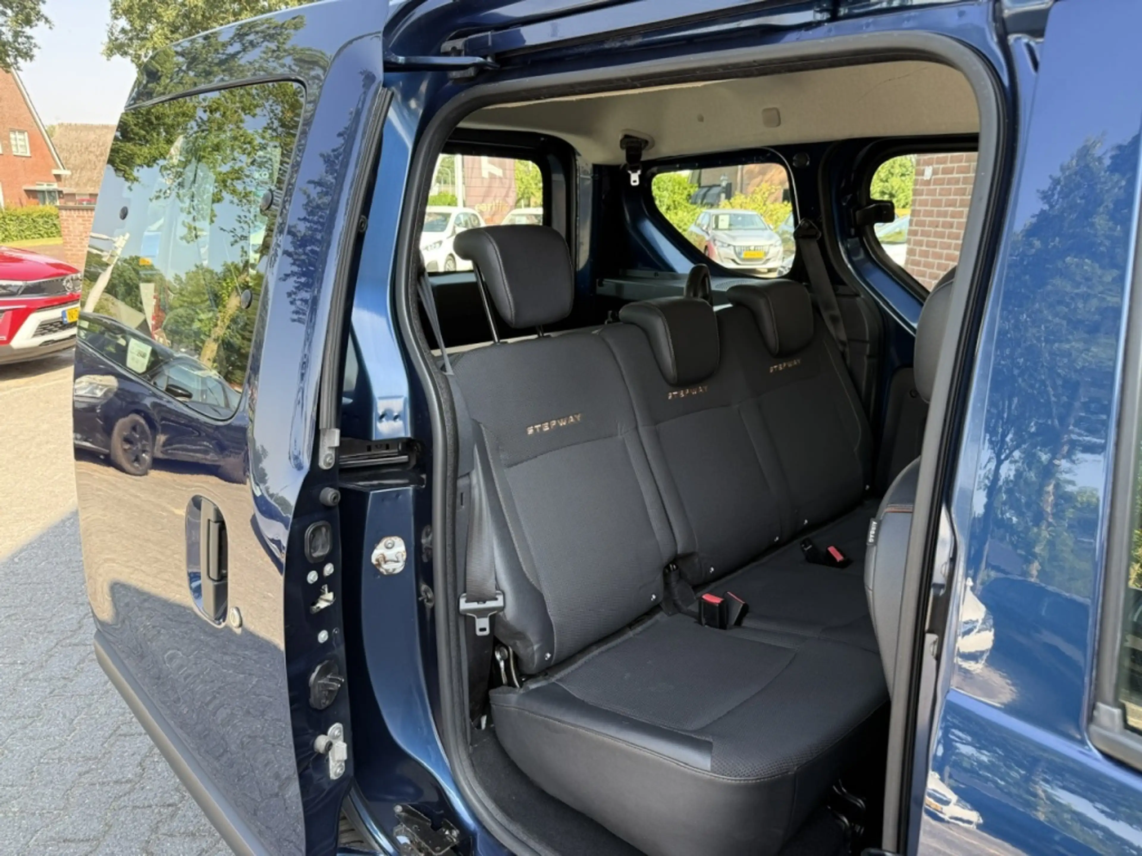 Dacia Dokker 1.2 TCe S&S Ambiance NIEUWE APK / RIJDT GOED / AIR — photo 29