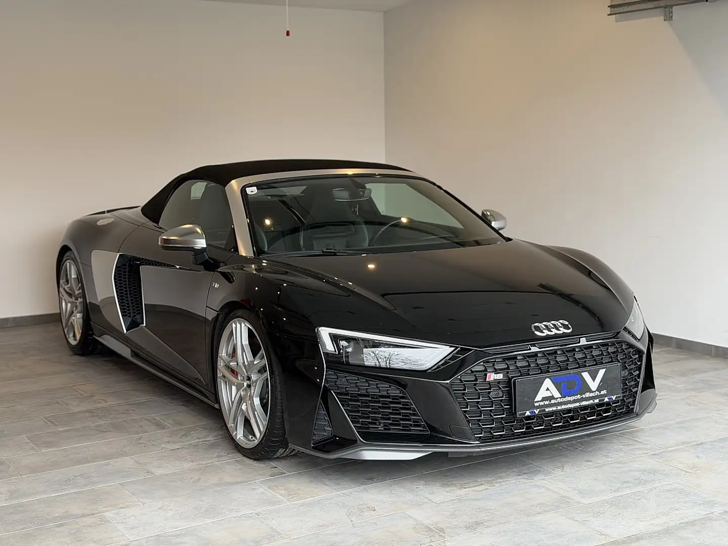 Audi R8 Spyder V10 performance quattro S-tronic Schwarz - 1