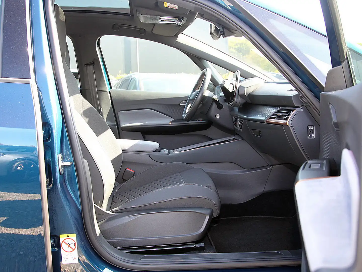 CUPRA Born 150 kW NAVI PANO BEATS KAMERA LED SHZ AC Blau - 2