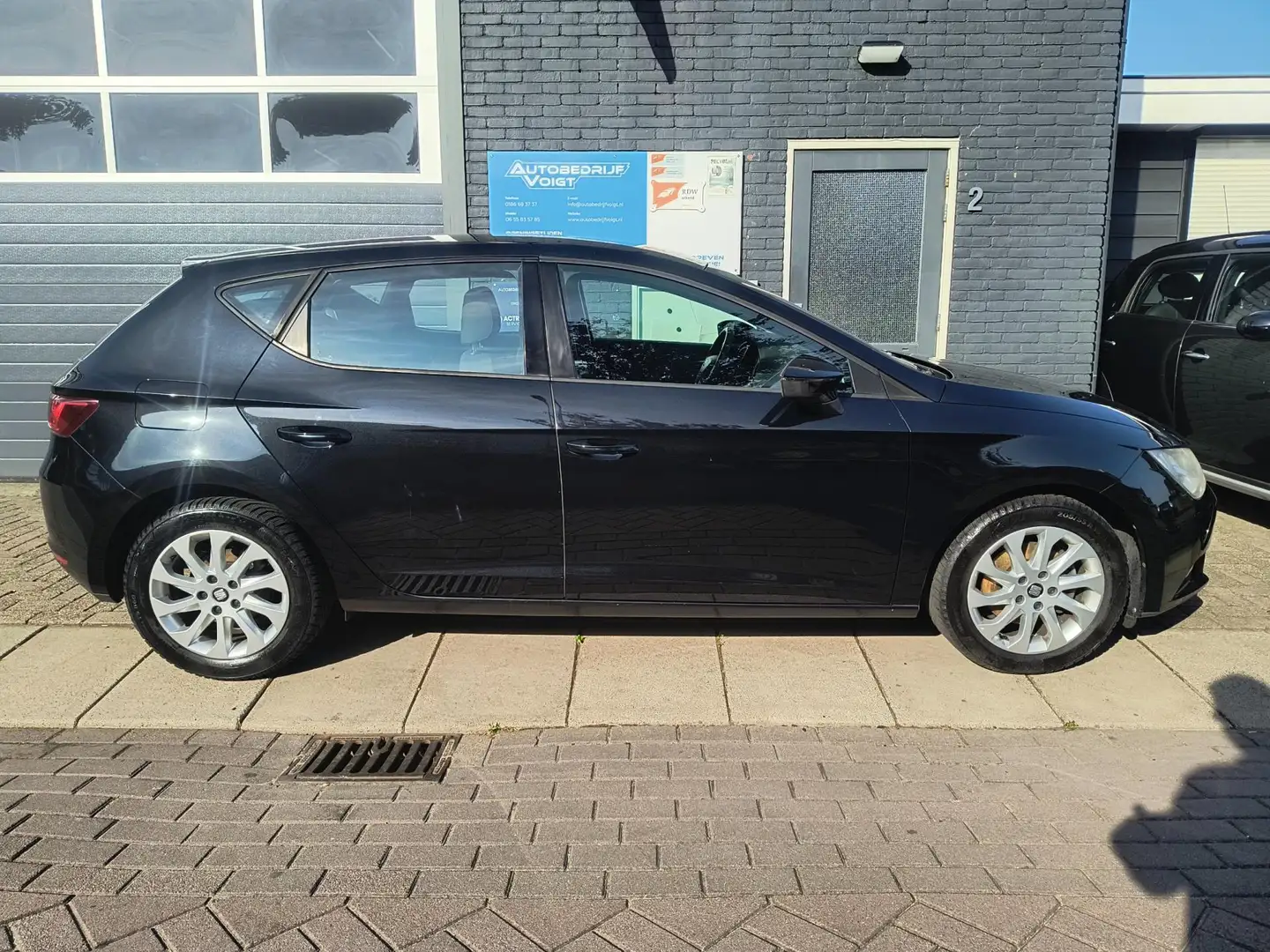 SEAT Leon 1.2 TSI Style zeer nette Leon. Nieuwe distributier Zwart - 2