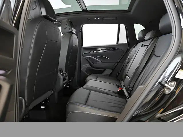 Volkswagen Tiguan view 12