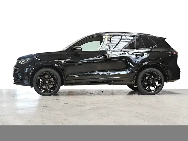 Volkswagen Tiguan view 3