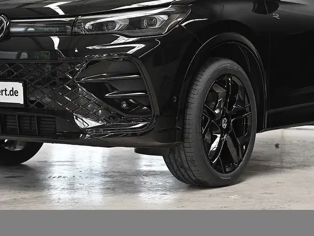 Volkswagen Tiguan view 5